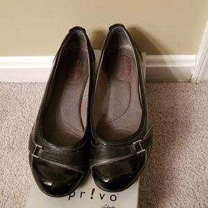 Clarks patent black flats